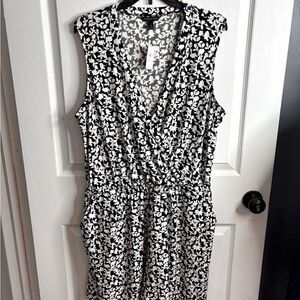 NWT Banana Republic XL Floral Black/White Jumper. Bohemian, classy, traditional.